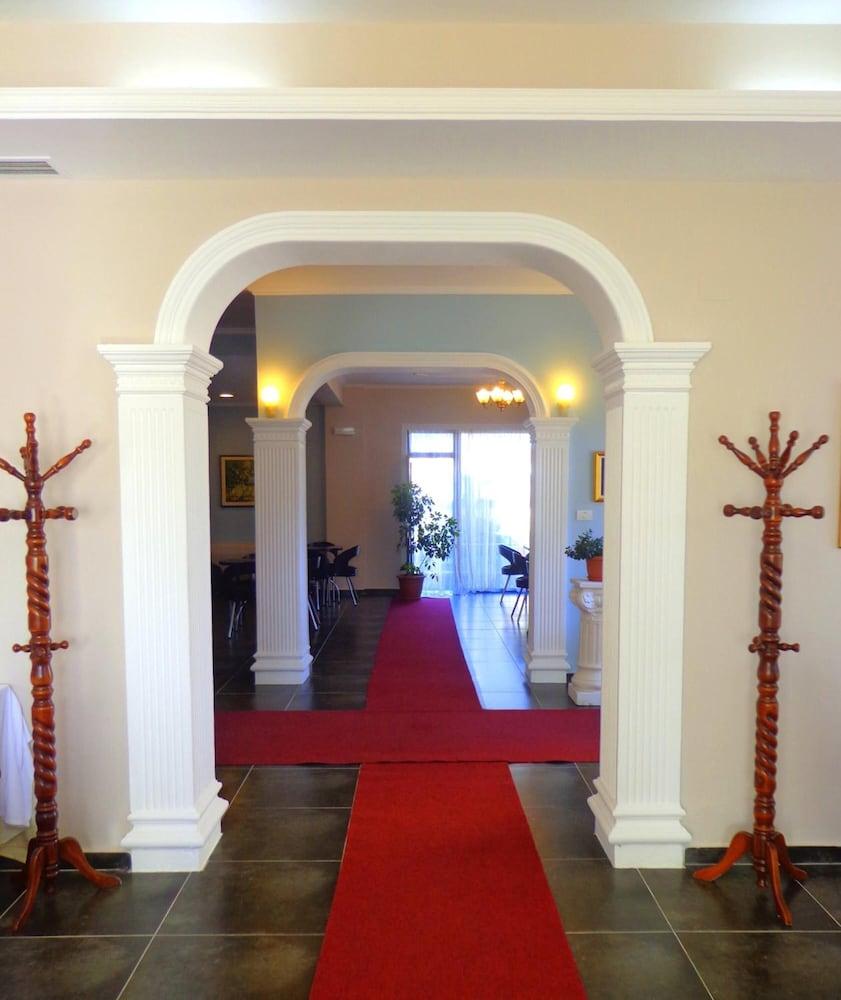 Hotel Viktoria Tirana Mjull-Bethore Buitenkant foto