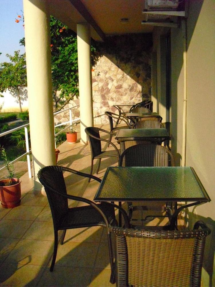 Hotel Viktoria Tirana Mjull-Bethore Buitenkant foto