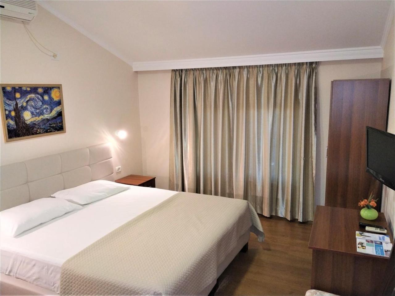 Hotel Viktoria Tirana Mjull-Bethore Buitenkant foto